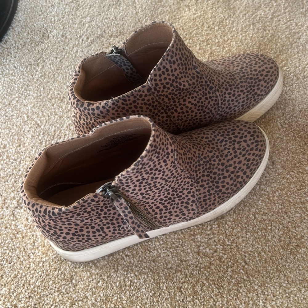 Leopard Print Booties - Picture 2 of 3